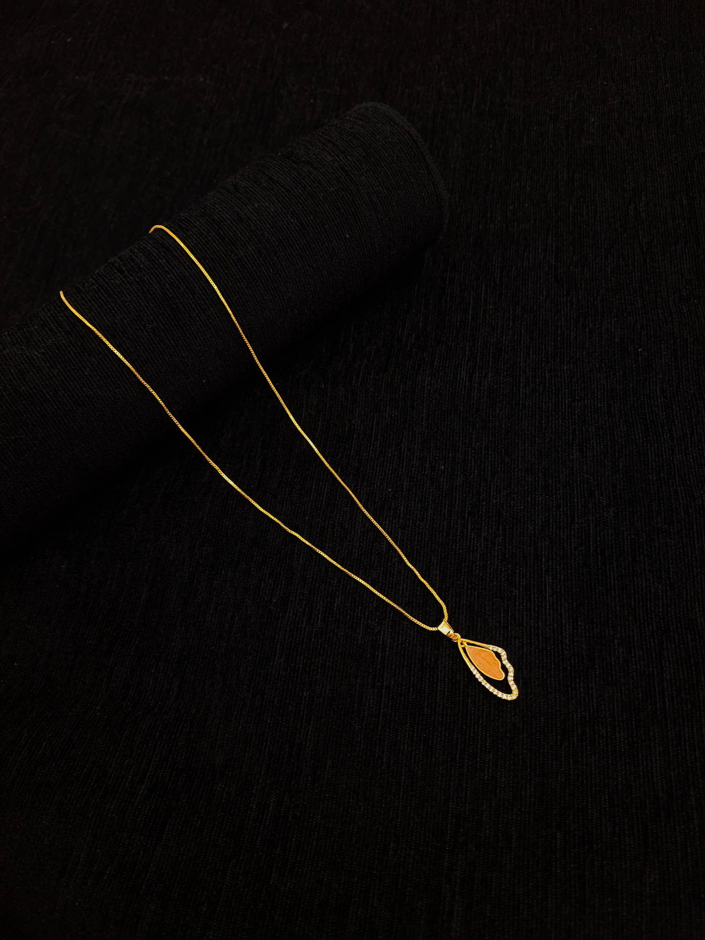 Resin Pendent Chain- IV