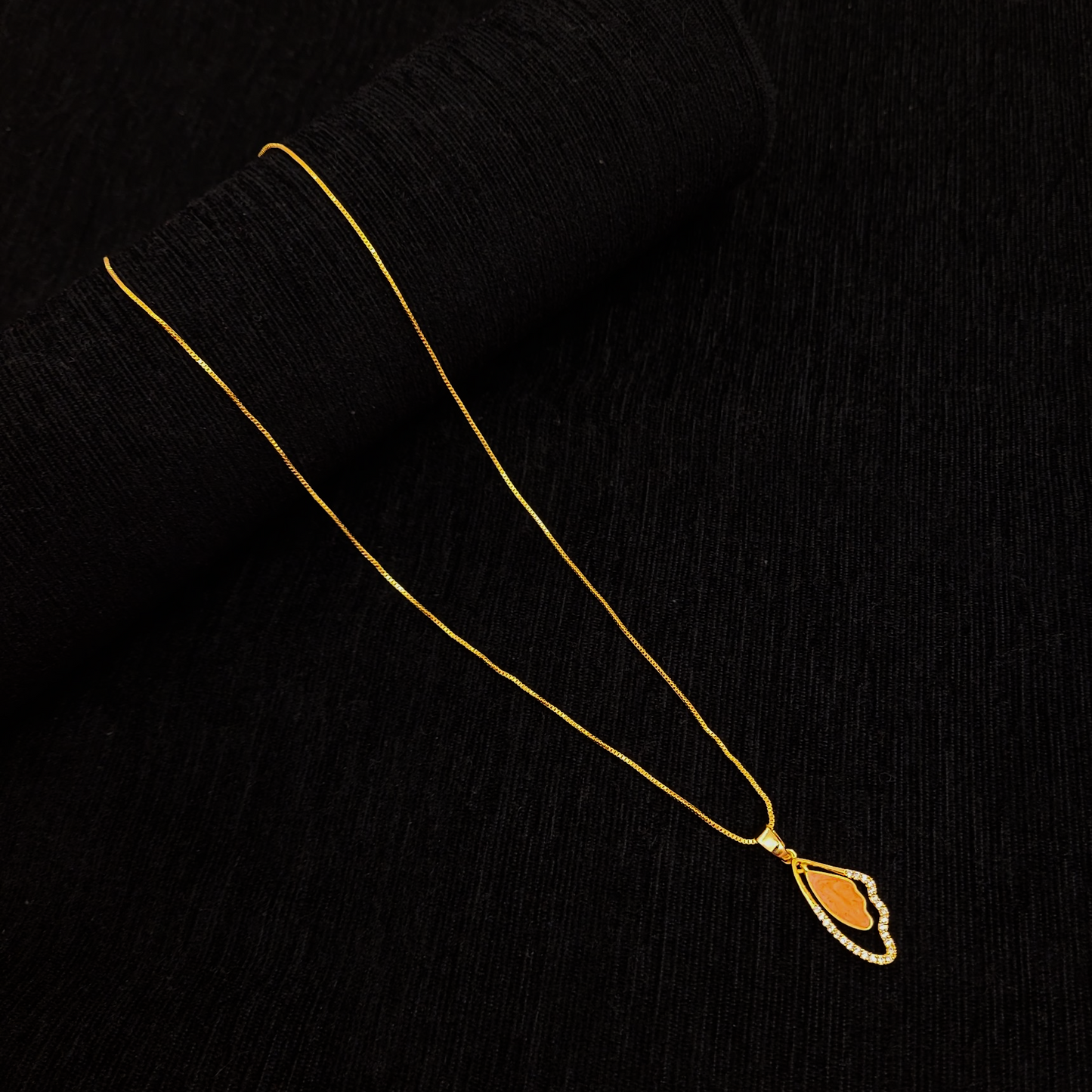 Resin Pendent Chain- IV - My Golden Wish