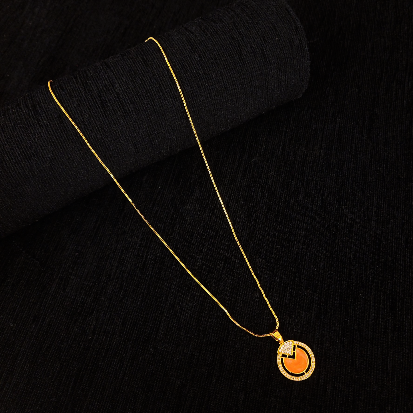 Resin Pendent Chain- I