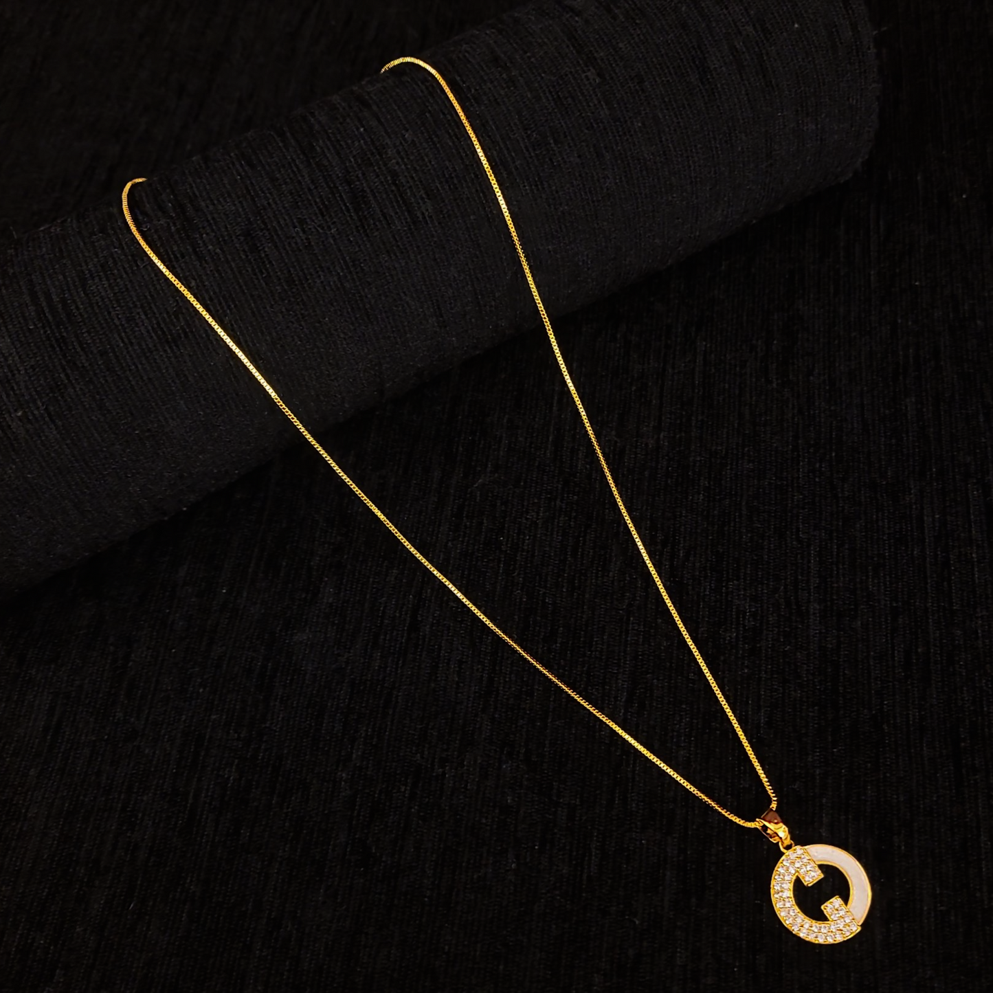 Resin Pendent Chain- III