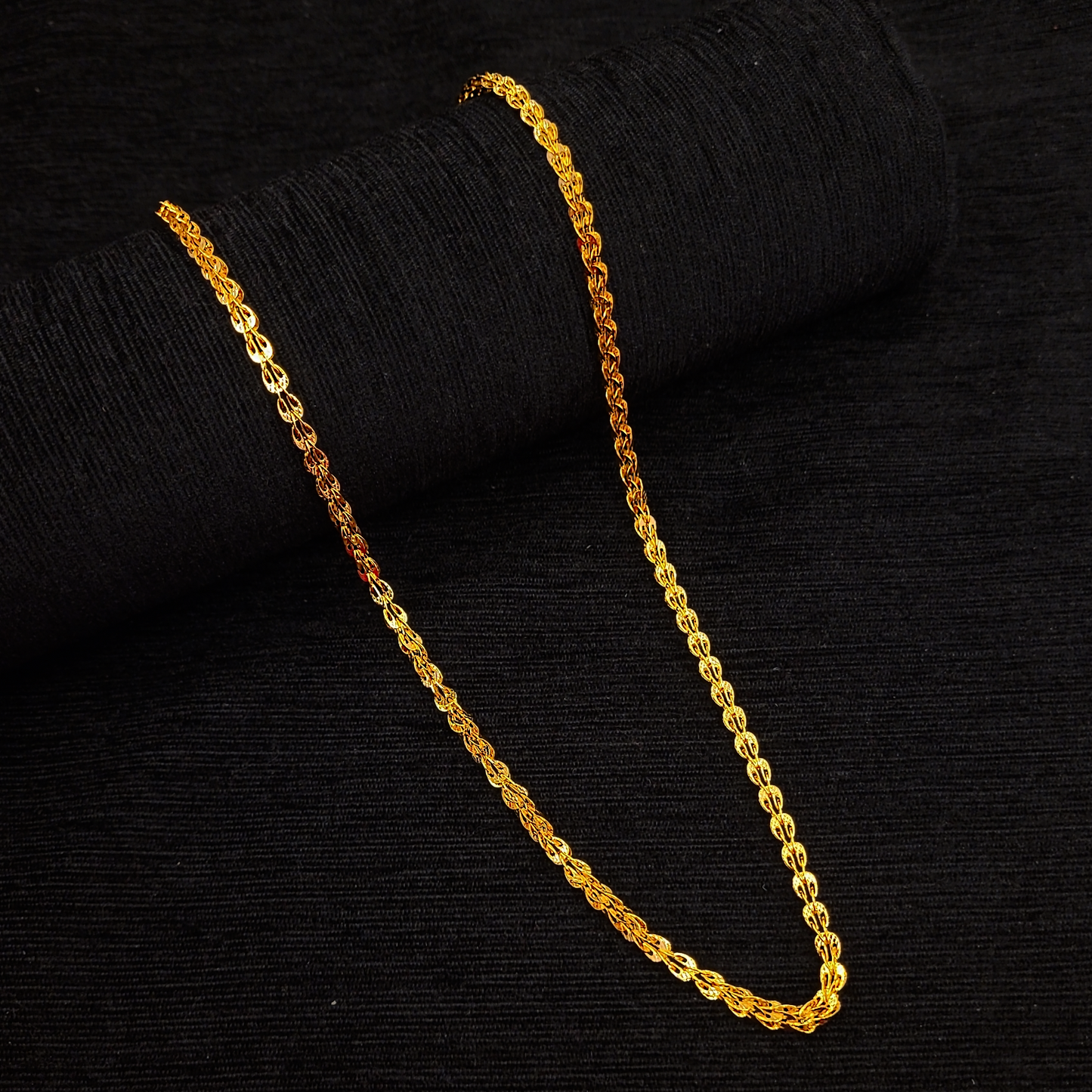 Jhilick Spiral Chain