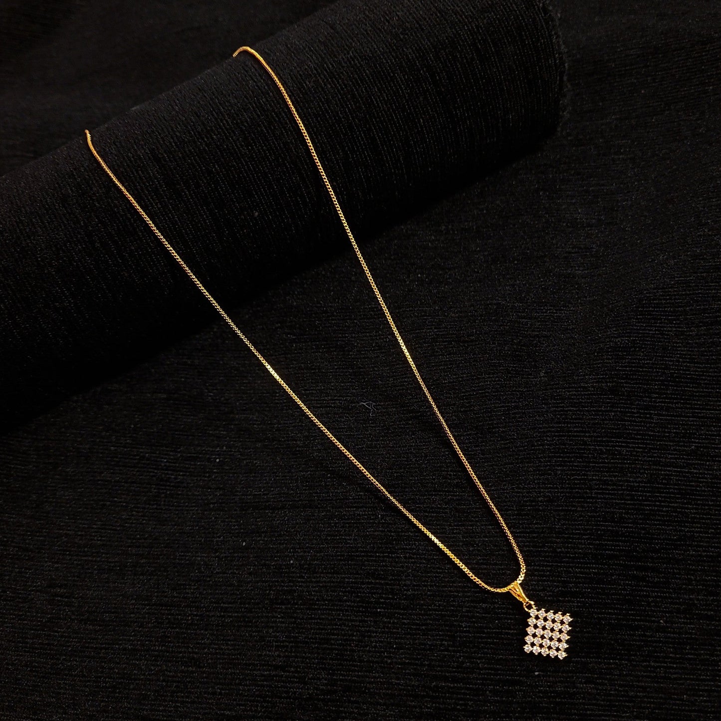 Diamond Cut Pendent Chain