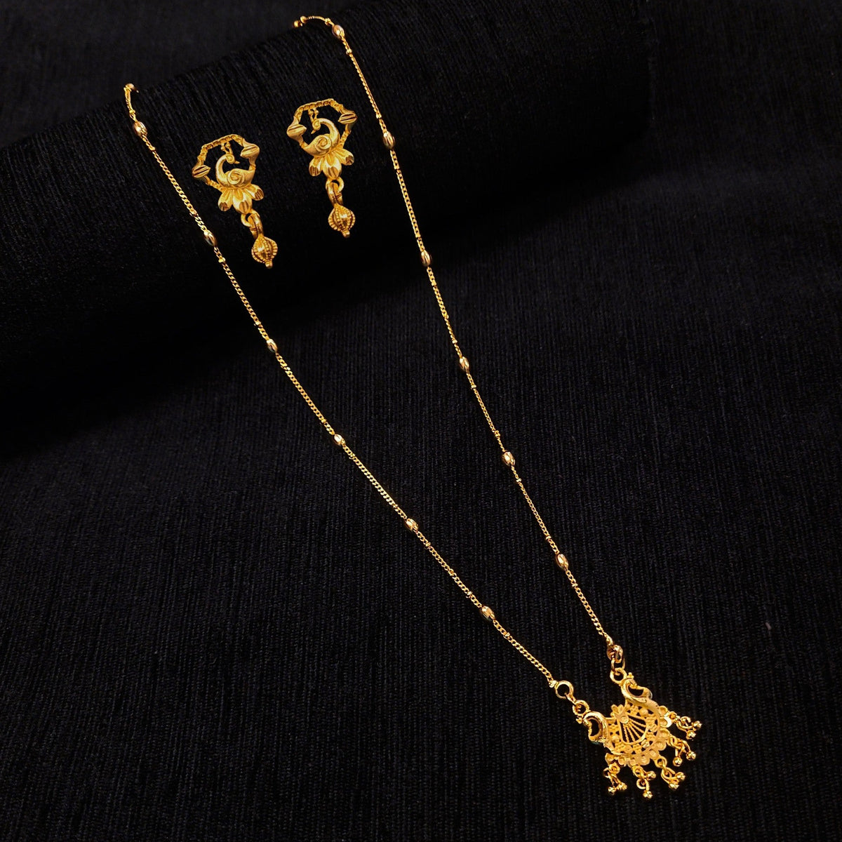 Dual Peacock Small Pendent Chain Set