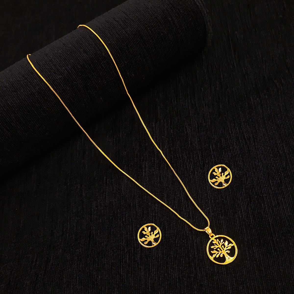 Golden Tree Pendent Set