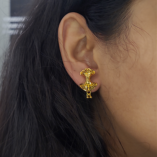 Small Top Earring - V