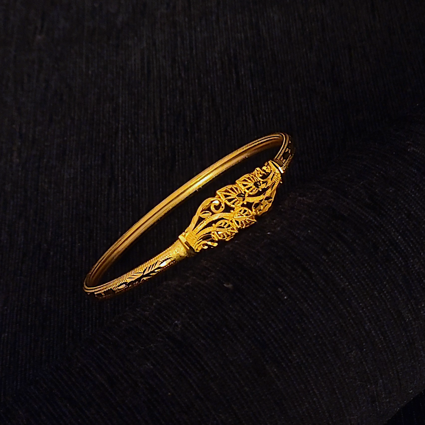 Leaf Noa Bangle