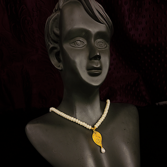 Leaf Drop Pearl Necklace