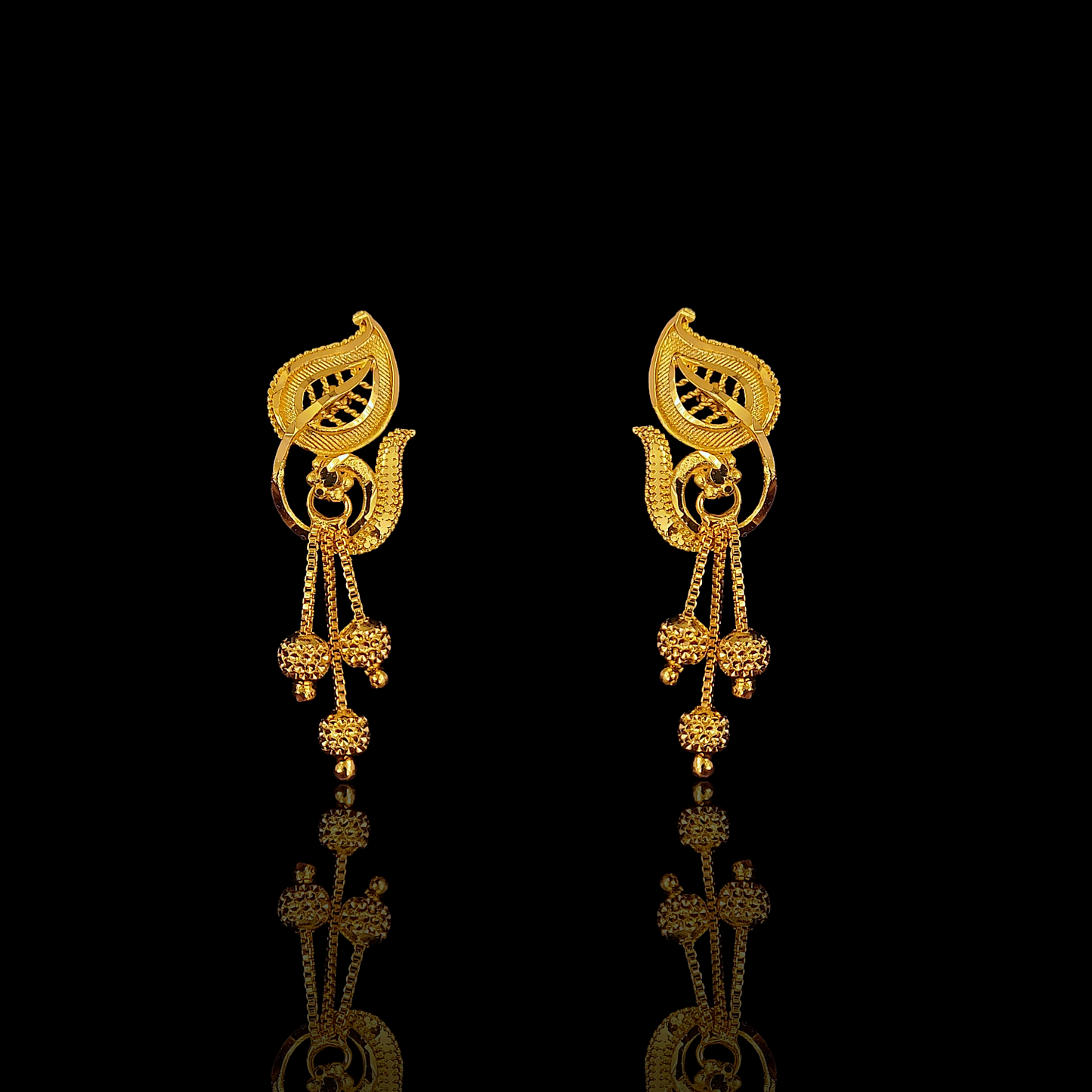 Small Top Earring - III - My Golden Wish