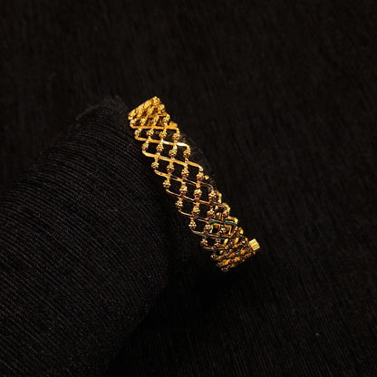 Sleek Cross Bracelet Chur (Openable)