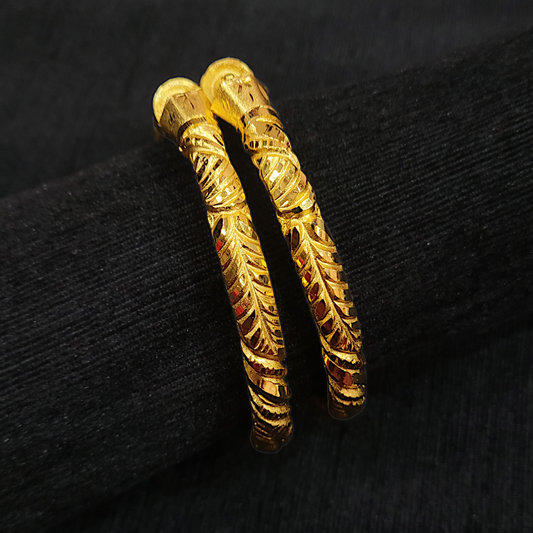 Sleek Leaf Bangle - My Golden Wish