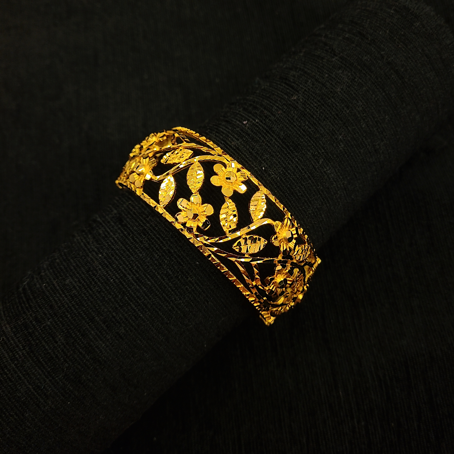 Broad Flower Chur (Openable)