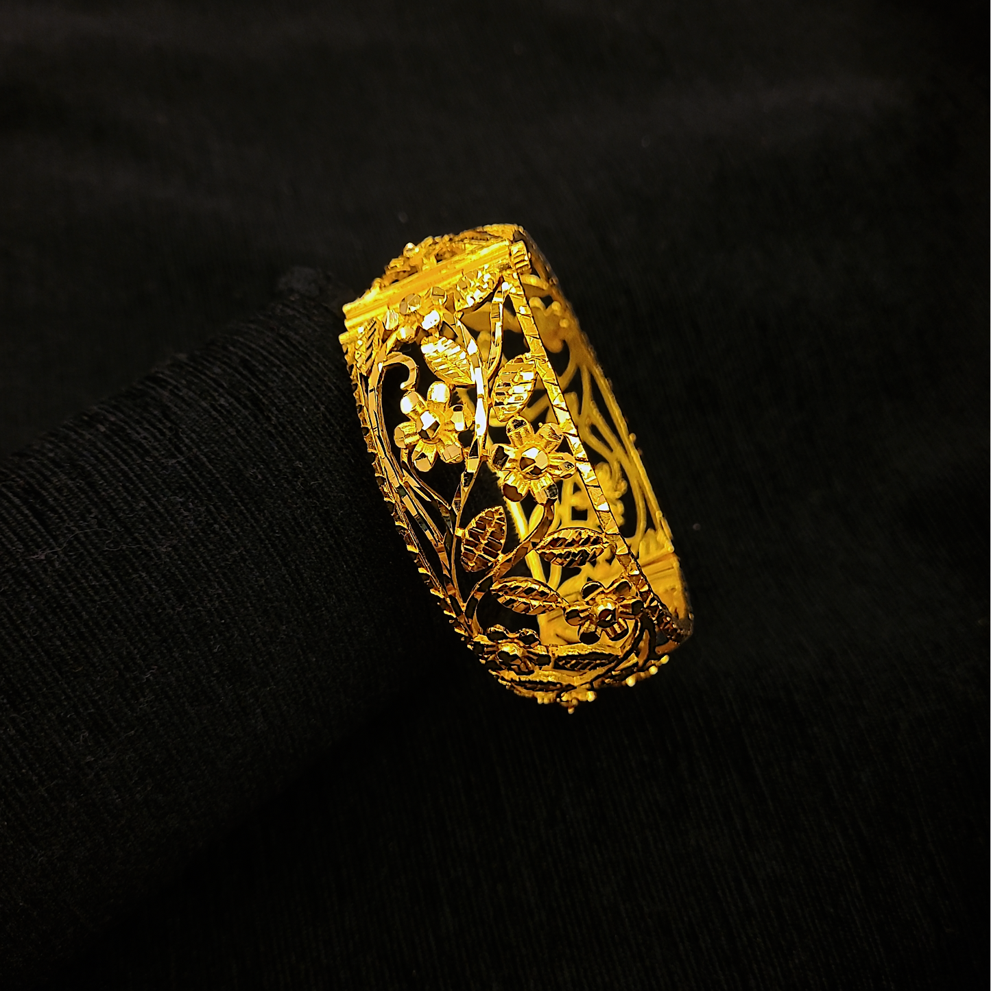 Broad Flower Chur (Openable)