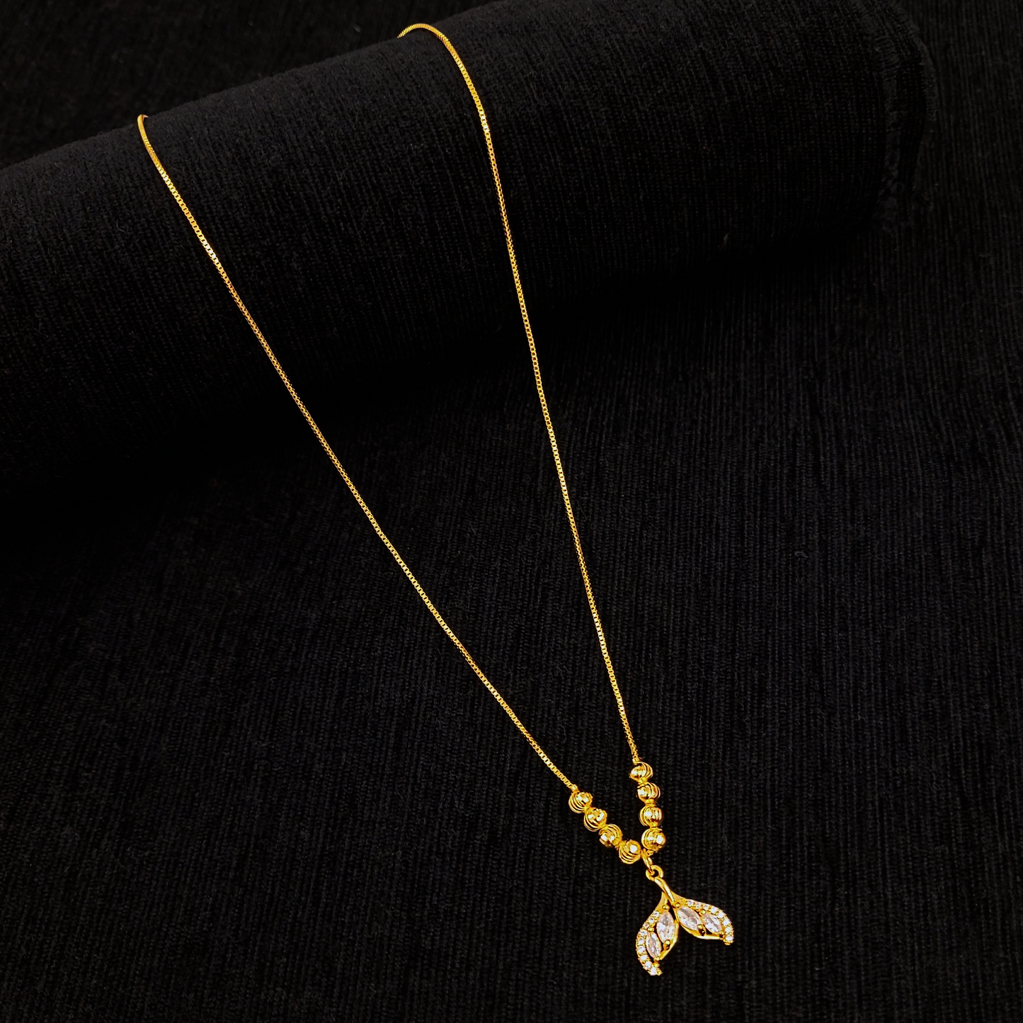 Tail Drop Pendent Chain