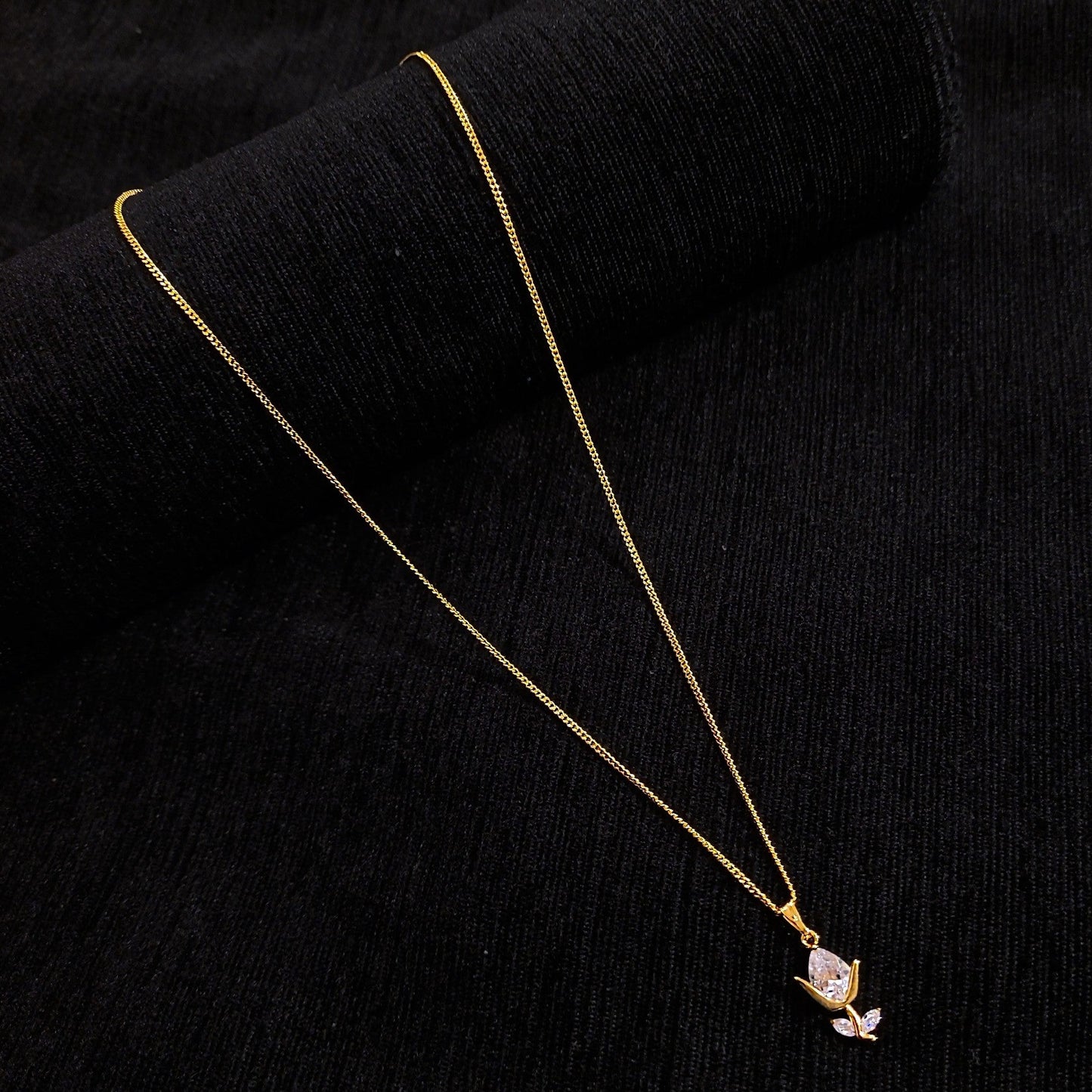 Tulip Pendent Chain