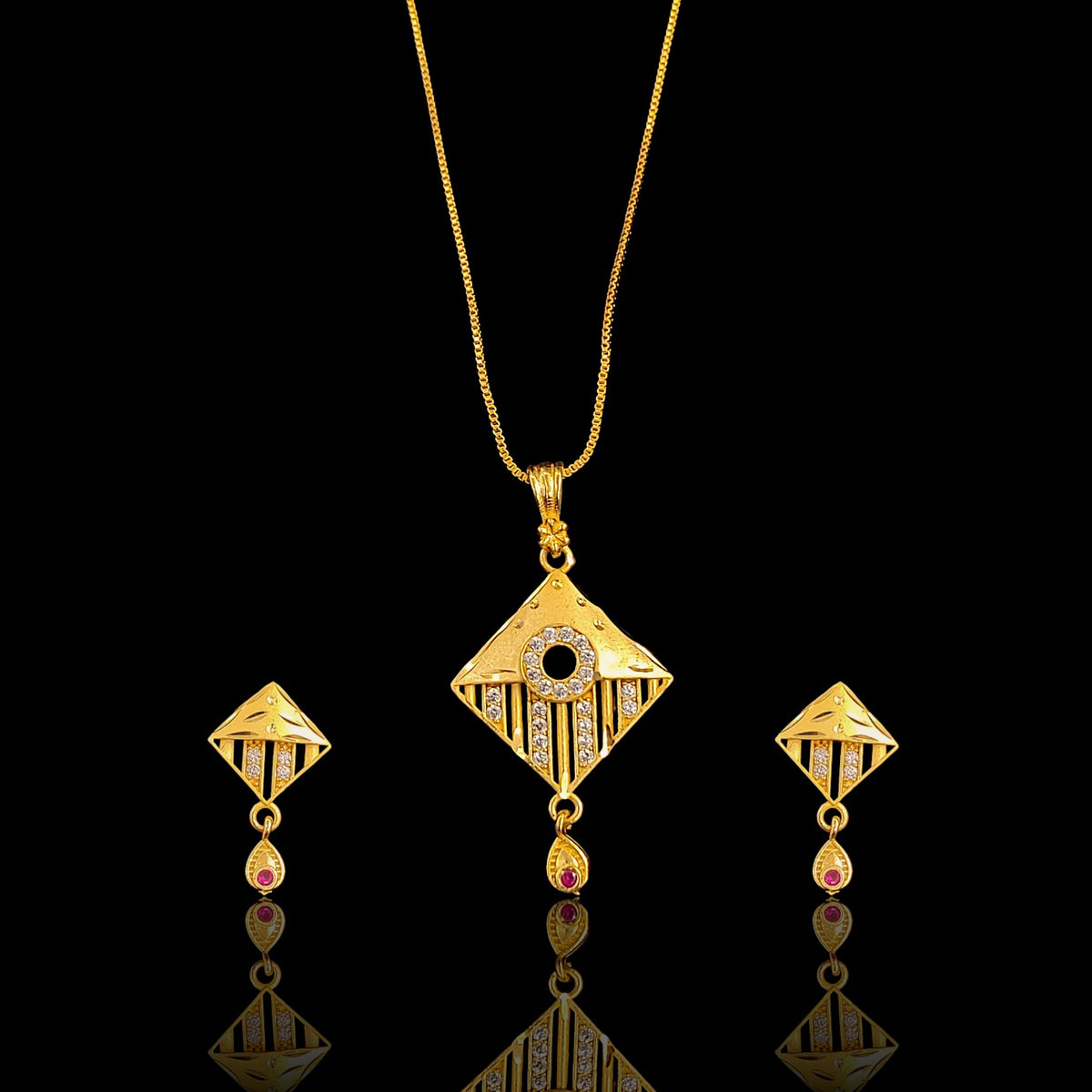 Diamond Cut Pendent Set