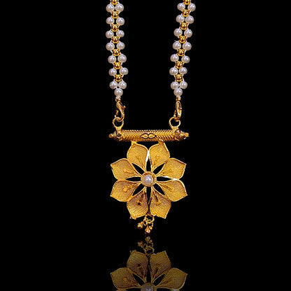 Choras Flower Locket Set With Pearl Chain