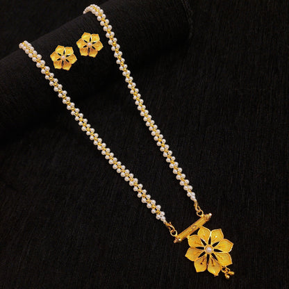 Choras Flower Locket Set With Pearl Chain