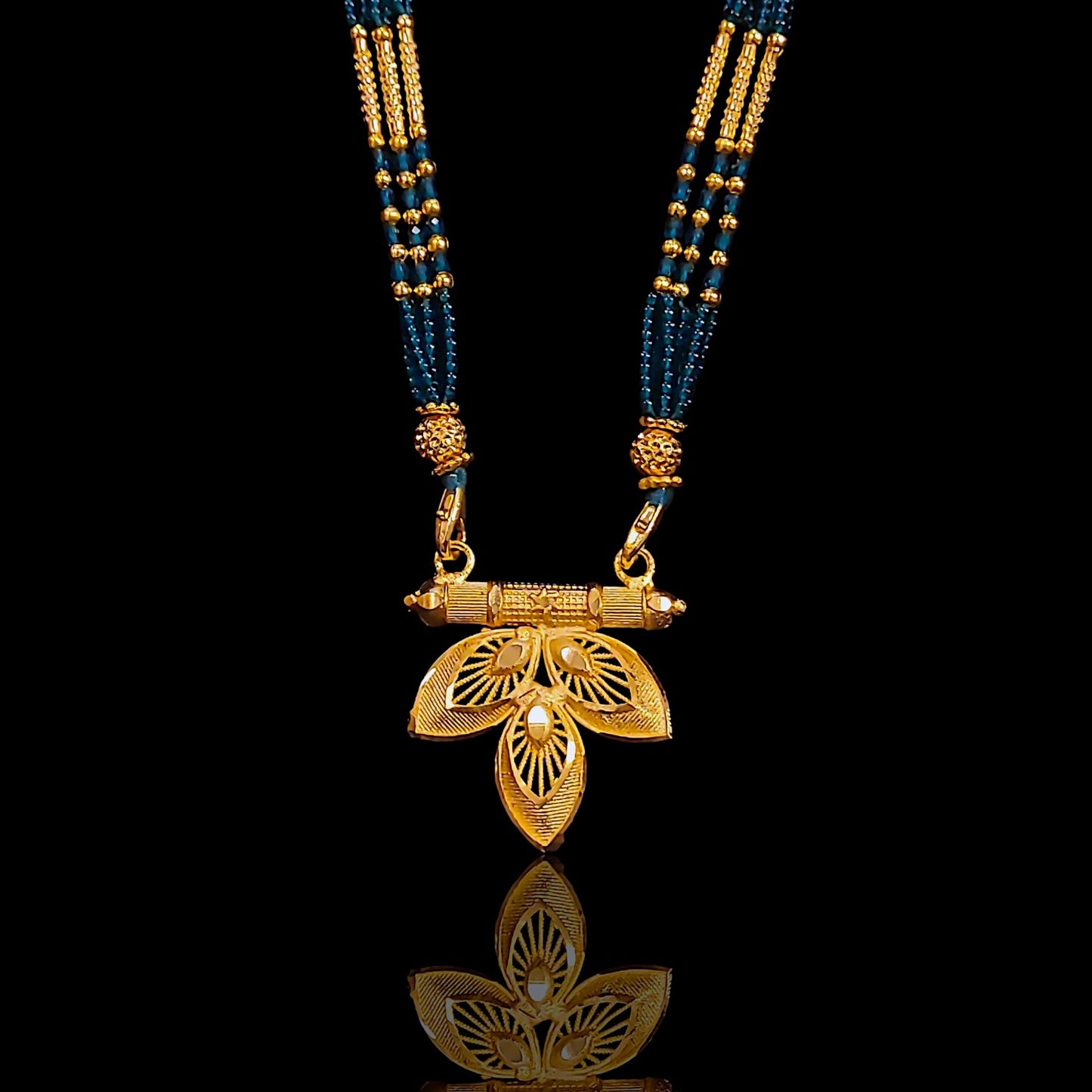 Triangle Leaf Locket Set