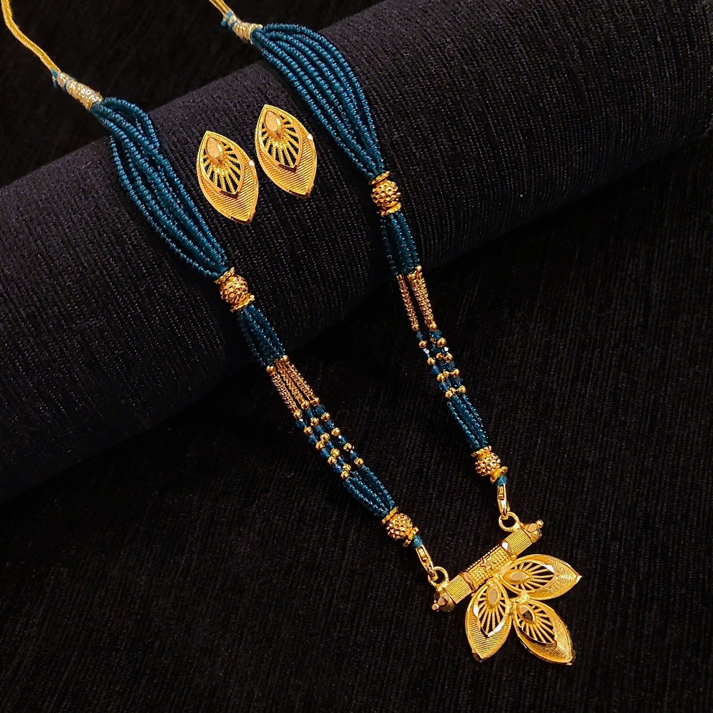 Triangle Leaf Locket Set