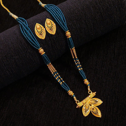 Triangle Leaf Locket Set