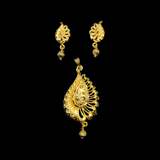 Golden Shankh Locket Set