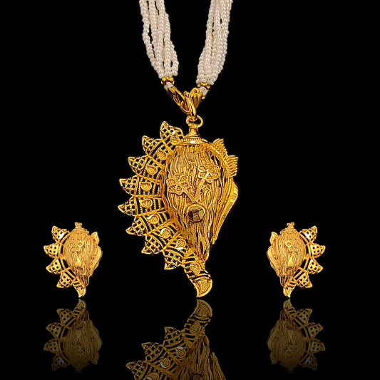 Designer Golden Shankh Locket Set