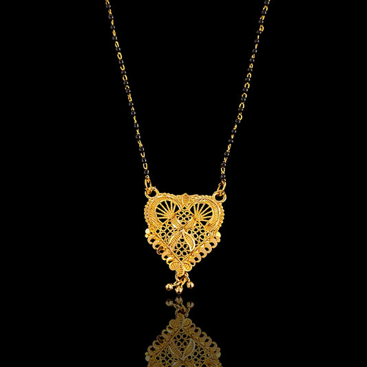 Small Golden Pendent Single String Mangalsutra