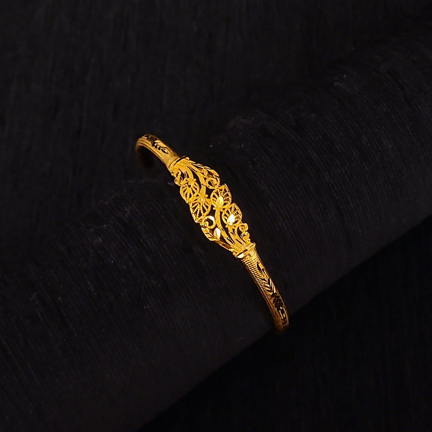 Leaf Noa Bangle