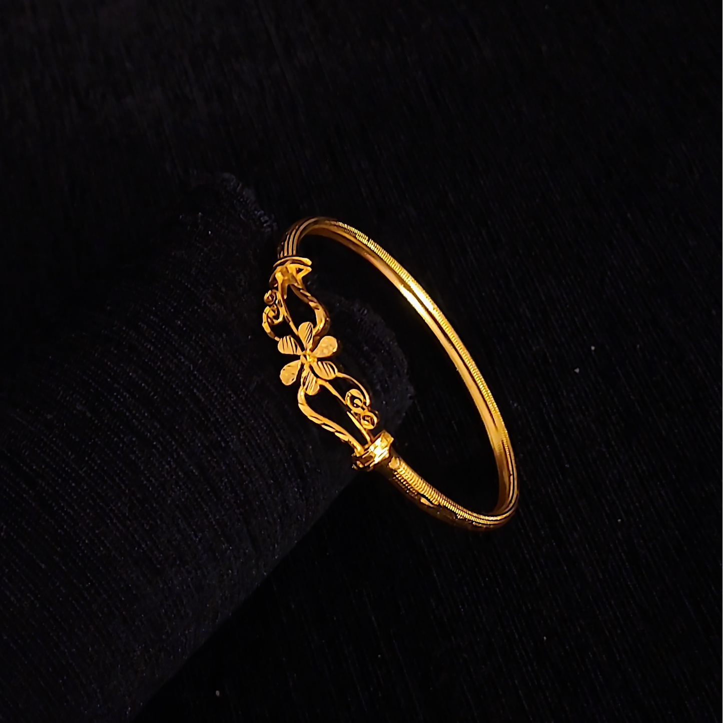 Flower Noa Bangle