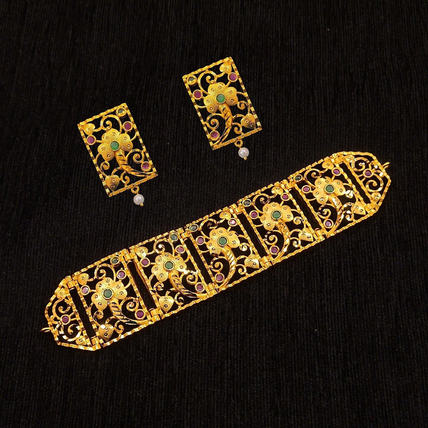 Broad Leaf Choker Set