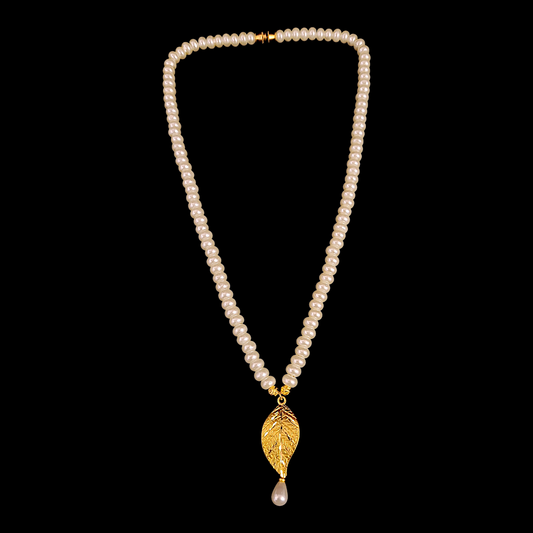 Leaf Drop Pearl Necklace