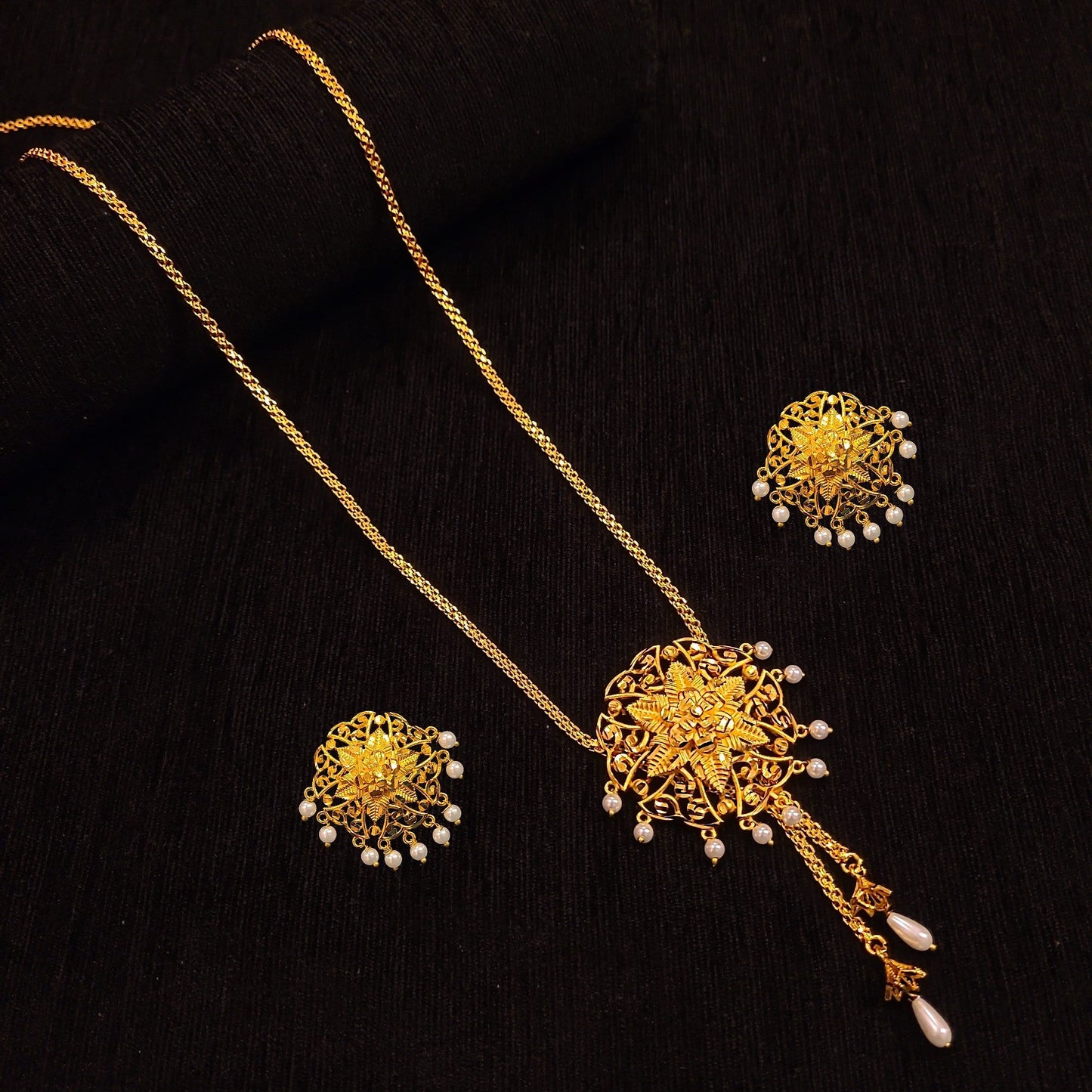 Round Pearl Tie Chain