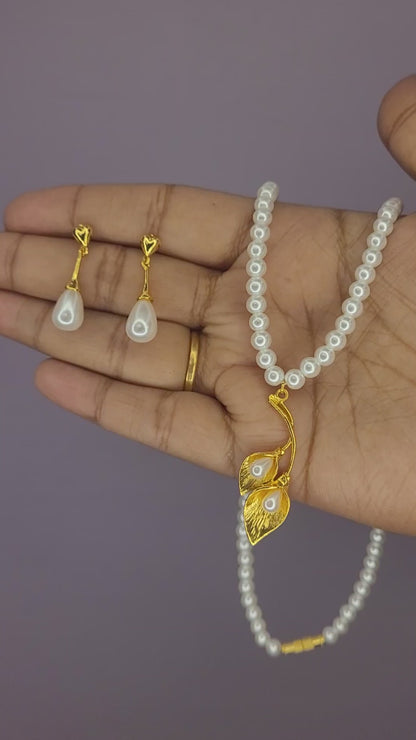Dual Leaf Pearl Necklace Set