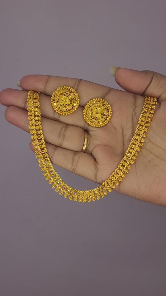Sleek Chatai Necklace Set
